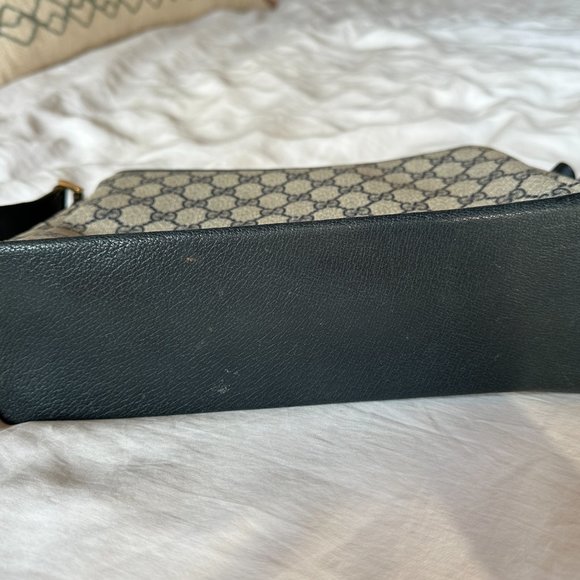 Vintage GUCCI GG Monogram Canvas Flap Should Bag | From the 80s - Picture 10 of 16